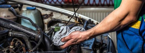 ¿Cuánto cuesta cambiar el aceite del coche?