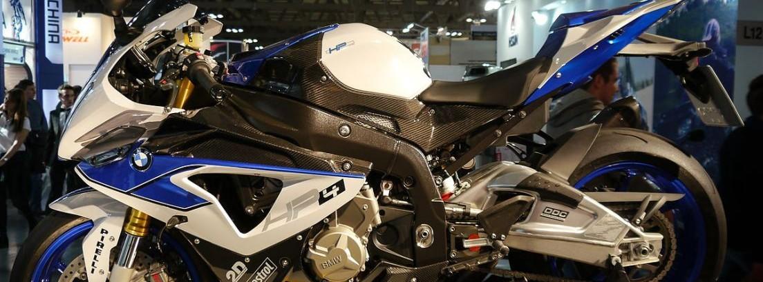 BMW HP4, una S1000RR  ligera y llena de electrónica