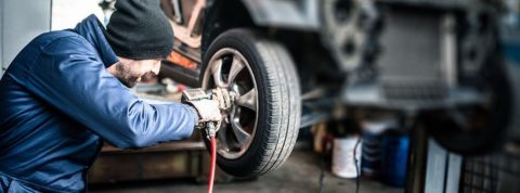 Cómo cambiar la medida de los neumáticos del coche