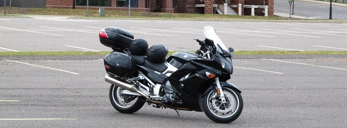 Triumph Trophy SE vs Yamaha FJR1300A