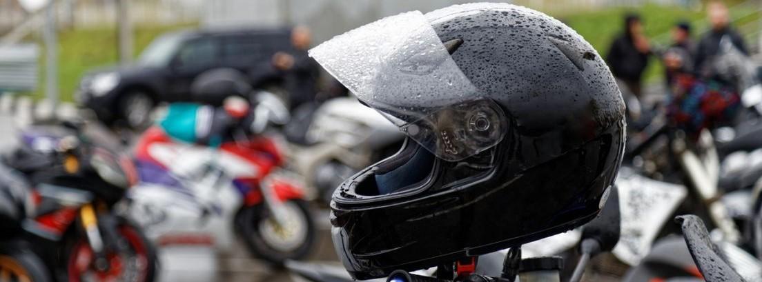 Consejos para conducir tu moto con lluvia