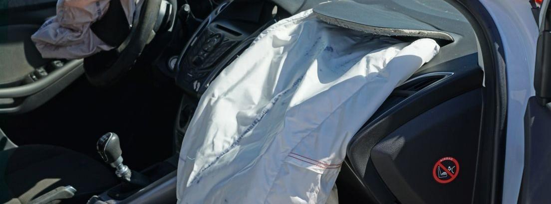 ¿Cuántos airbags tiene un coche en total?