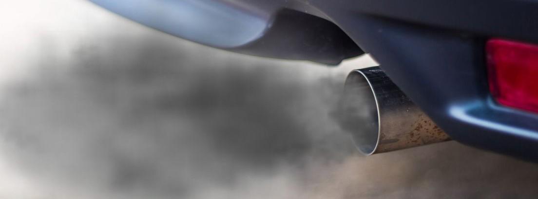 ¿Qué significa el humo del tubo de escape según su color?