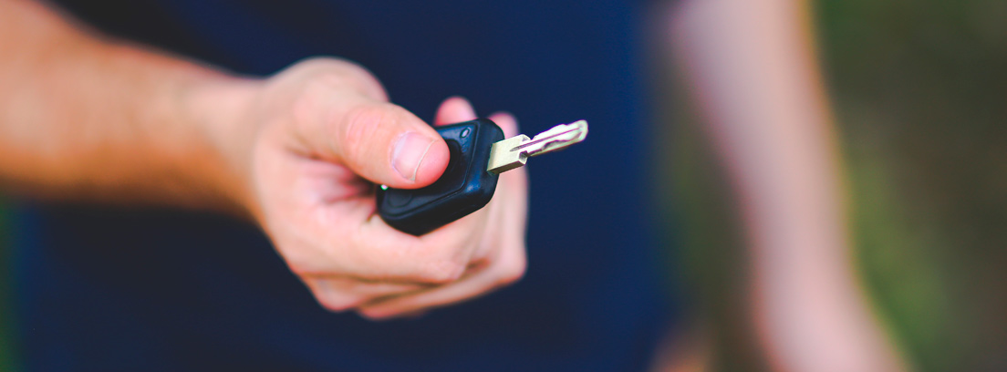 ¿Cómo cambiar la pila de la llave del coche?