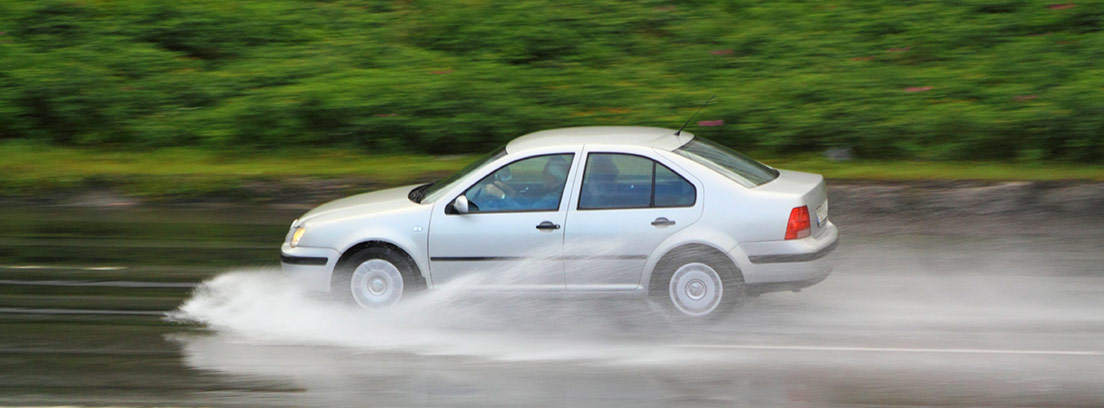 Qué hacer en caso de sufrir aquaplaning