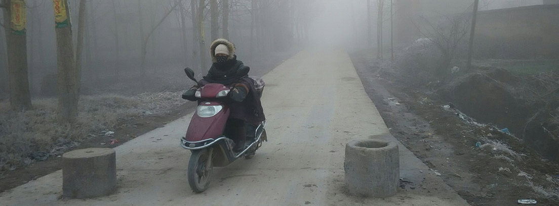 ¿Le pongo una manta cubrepiernas a mi moto?