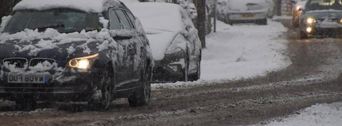 Cómo quitar el hielo del parabrisas del coche