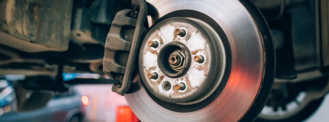 ¿Cómo saber si los discos de freno están rayados?