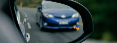 Cómo cambiar el espejo retrovisor del coche