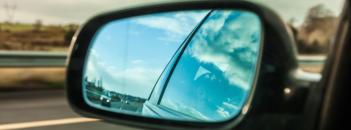 Cómo cambiar el espejo retrovisor del coche