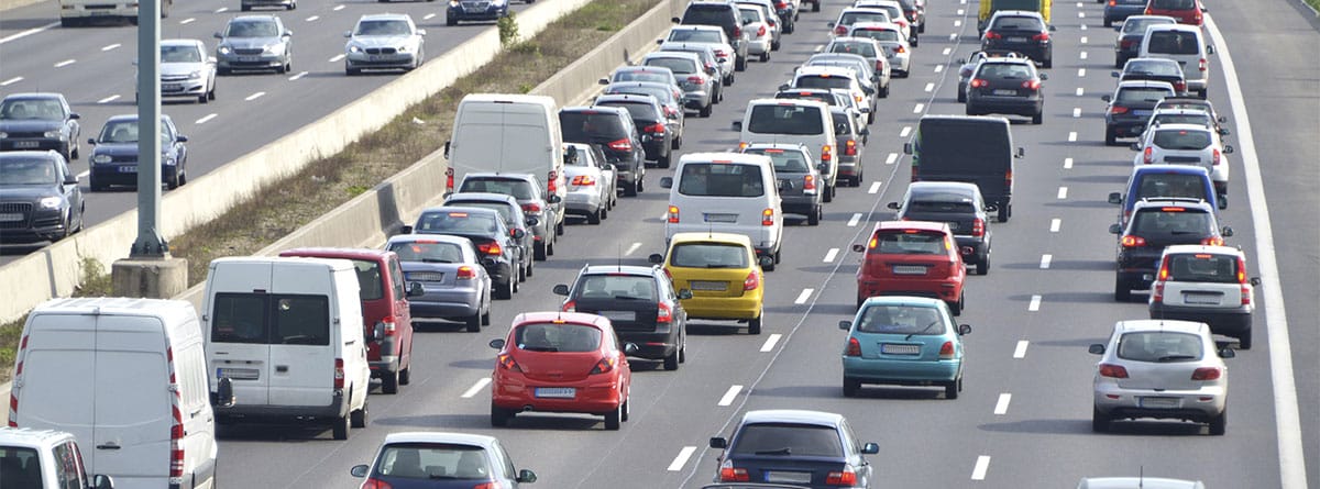 Cómo conducir de forma segura en un atasco