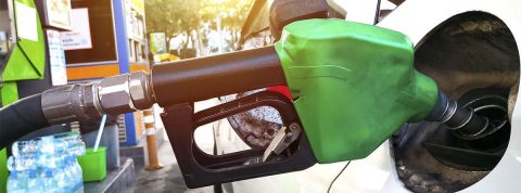 ¿Es malo llenar el depósito de gasolina a tope?