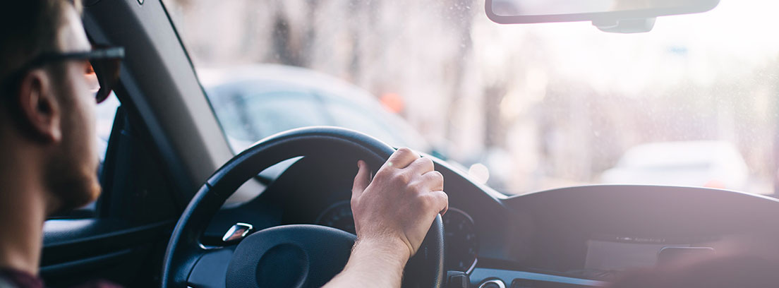 ¿Por qué vibra el coche a cierta velocidad?