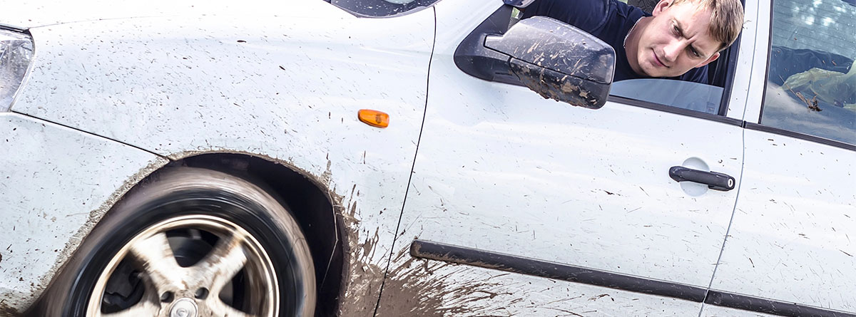 Cómo sacar un coche del barro