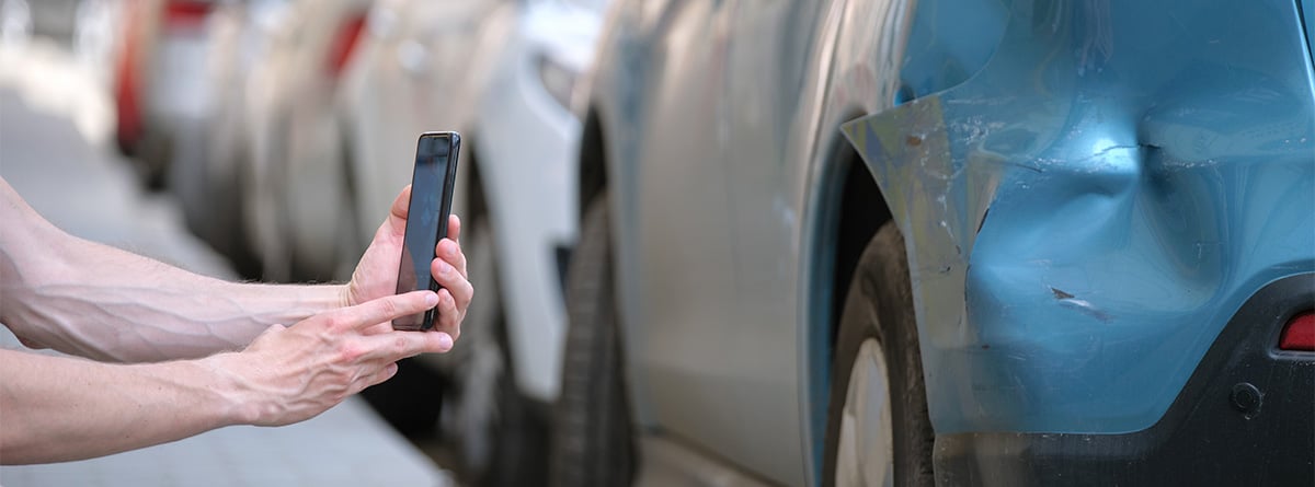 ¿Qué hacer si te dan un golpe en un parking?