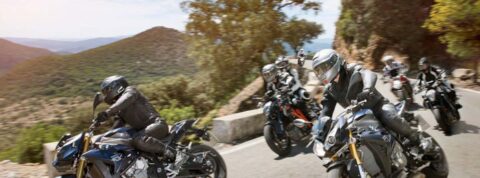 ¿Cómo circular con moto en grupo?