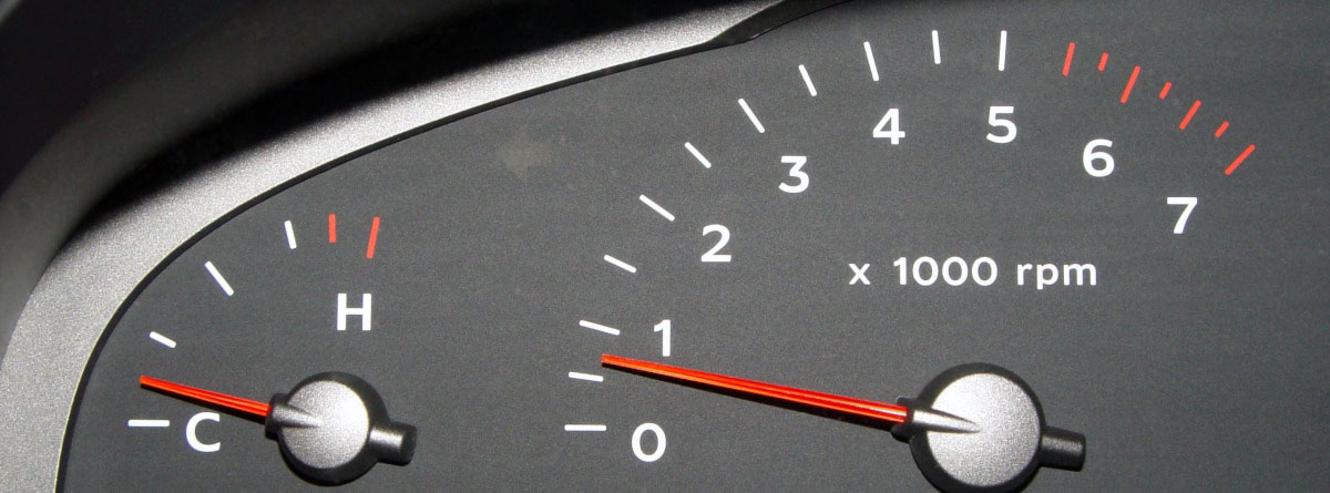 ¿Se puede regular el ralentí de la moto?
