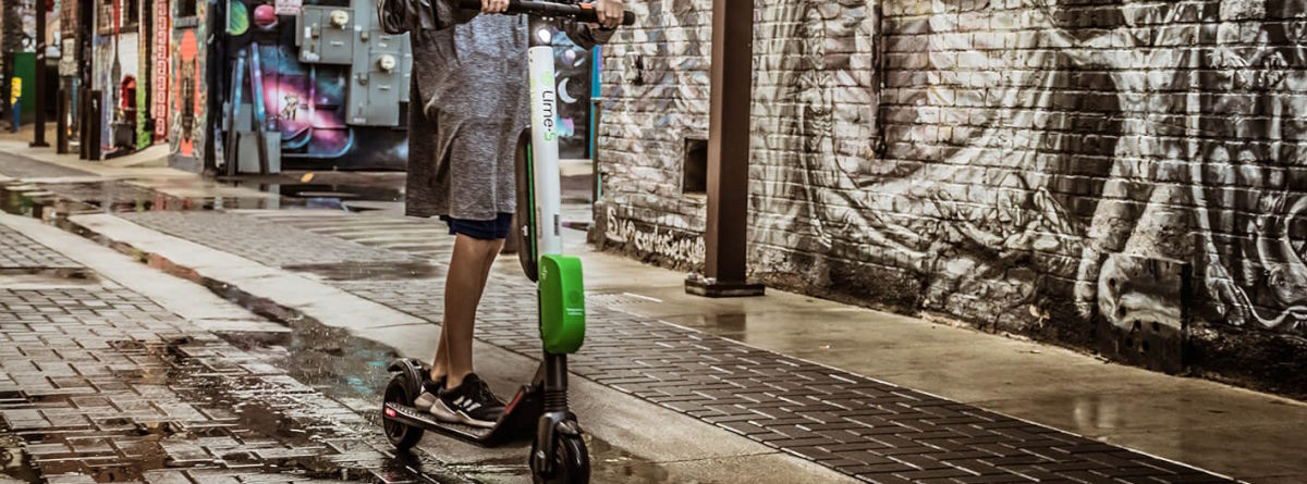 ¿Cuál es la edad mínima para conducir un patinete eléctrico en España?