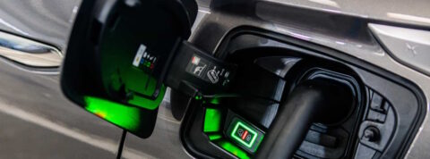 ¿Cuánto cuesta cargar un coche eléctrico?