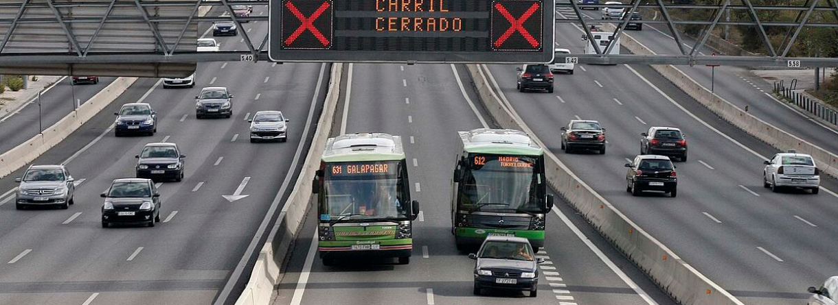 ¿Qué es el carril VAO y qué vehículos pueden circular por él?